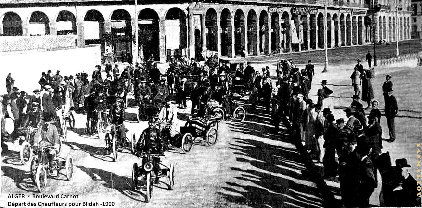 Alger - Boulevard Carnot - Depart des Chauffeurs pour Blidah - 1900.jpg